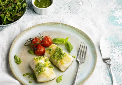 Merluza al pesto con cava de guarda