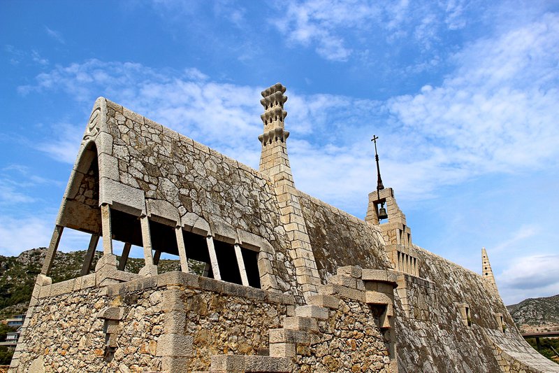 Celler_Güell_-_Garraf_-.jpg