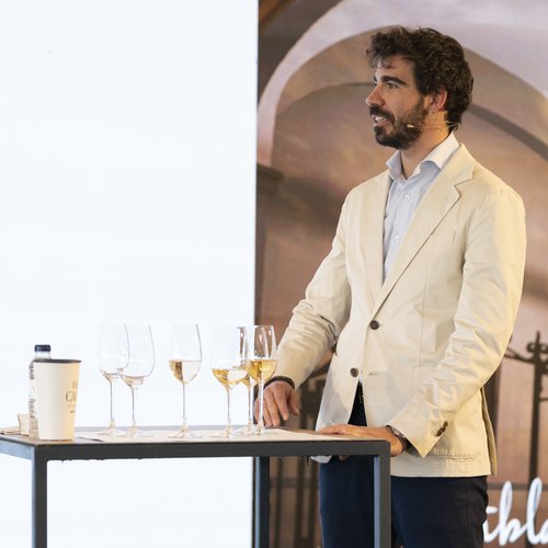Robert Tetas.jpg