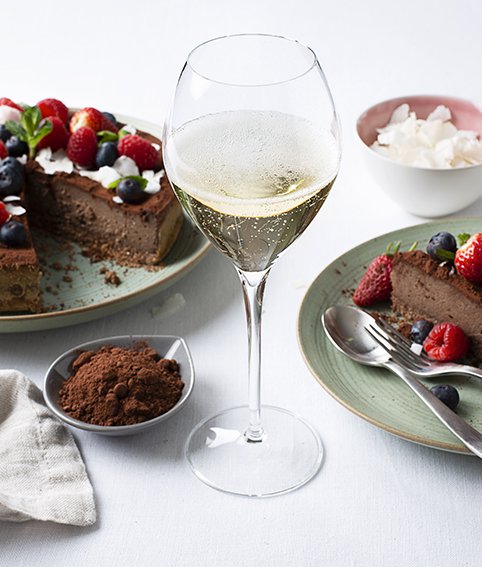 Tarta vegana de chocolate y tofu maridada con Cava de Guarda.jpg