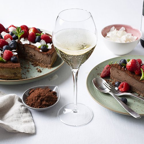 Tarta vegana de chocolate y tofu maridada con Cava de Guarda.jpg